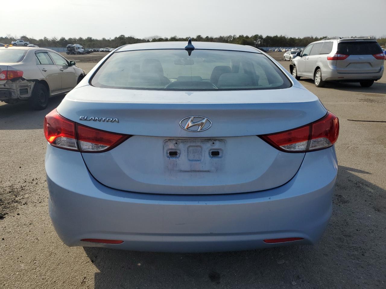 Photo 5 VIN: KMHDH4AE9CU251314 - HYUNDAI ELANTRA 