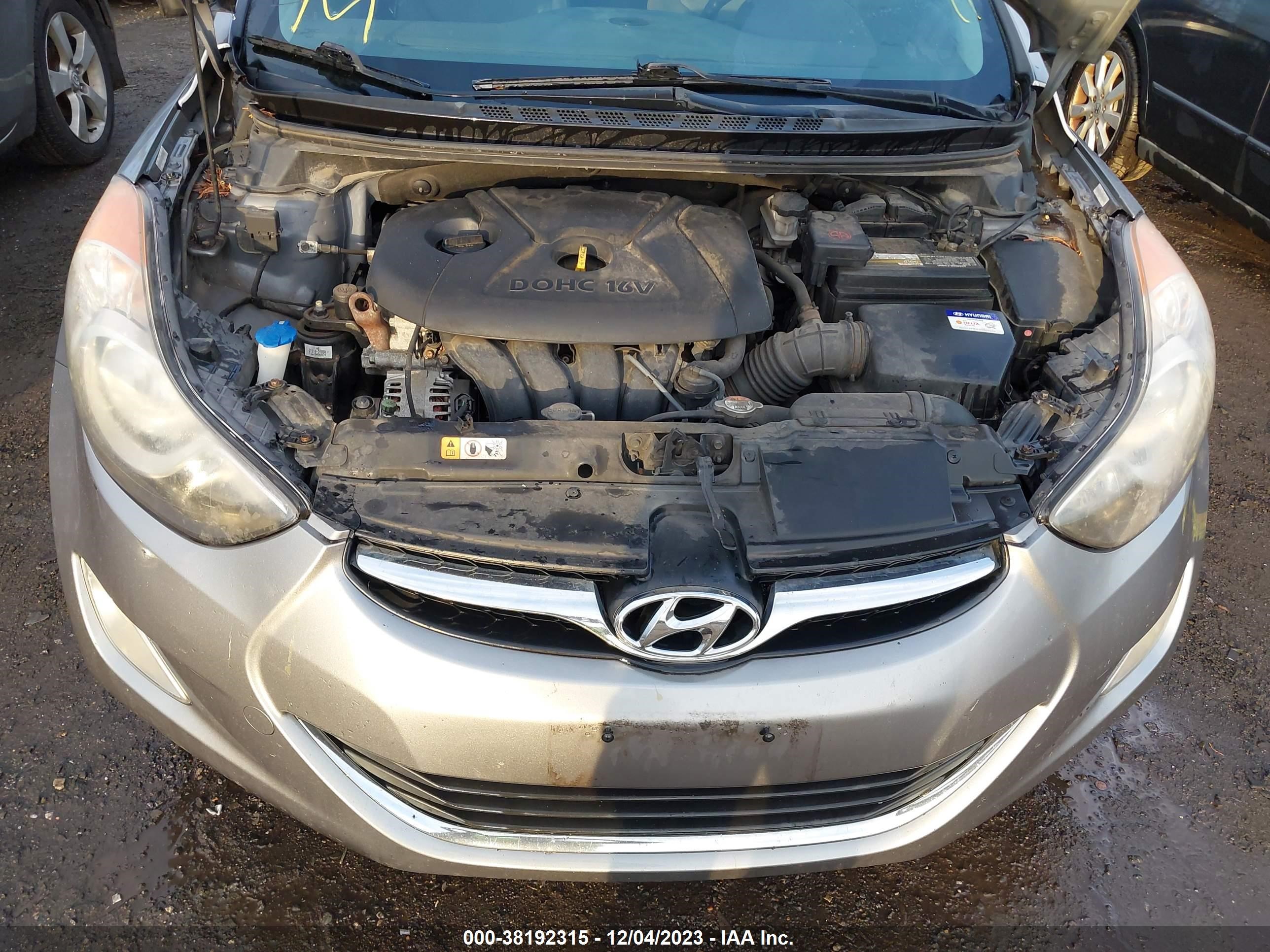 Photo 9 VIN: KMHDH4AE9CU256223 - HYUNDAI ELANTRA 