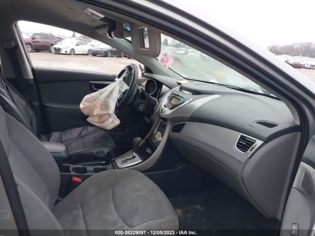 Photo 4 VIN: KMHDH4AE9CU257615 - HYUNDAI ELANTRA 