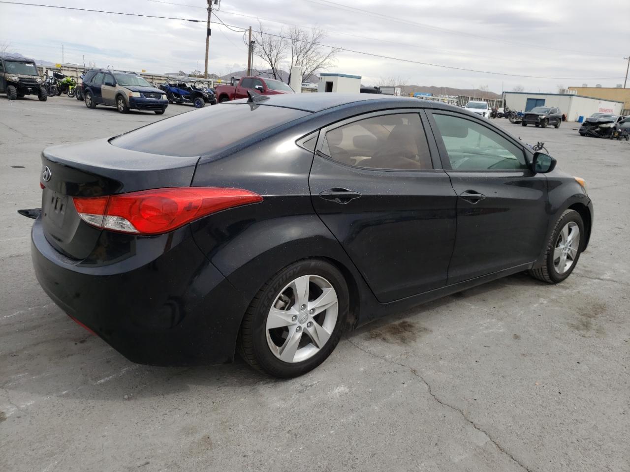 Photo 2 VIN: KMHDH4AE9CU272518 - HYUNDAI ELANTRA 