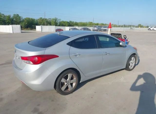 Photo 3 VIN: KMHDH4AE9CU272549 - HYUNDAI ELANTRA 