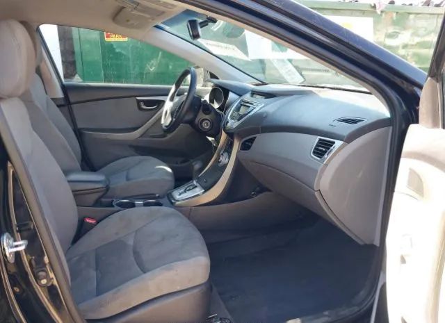 Photo 4 VIN: KMHDH4AE9CU305209 - HYUNDAI ELANTRA 