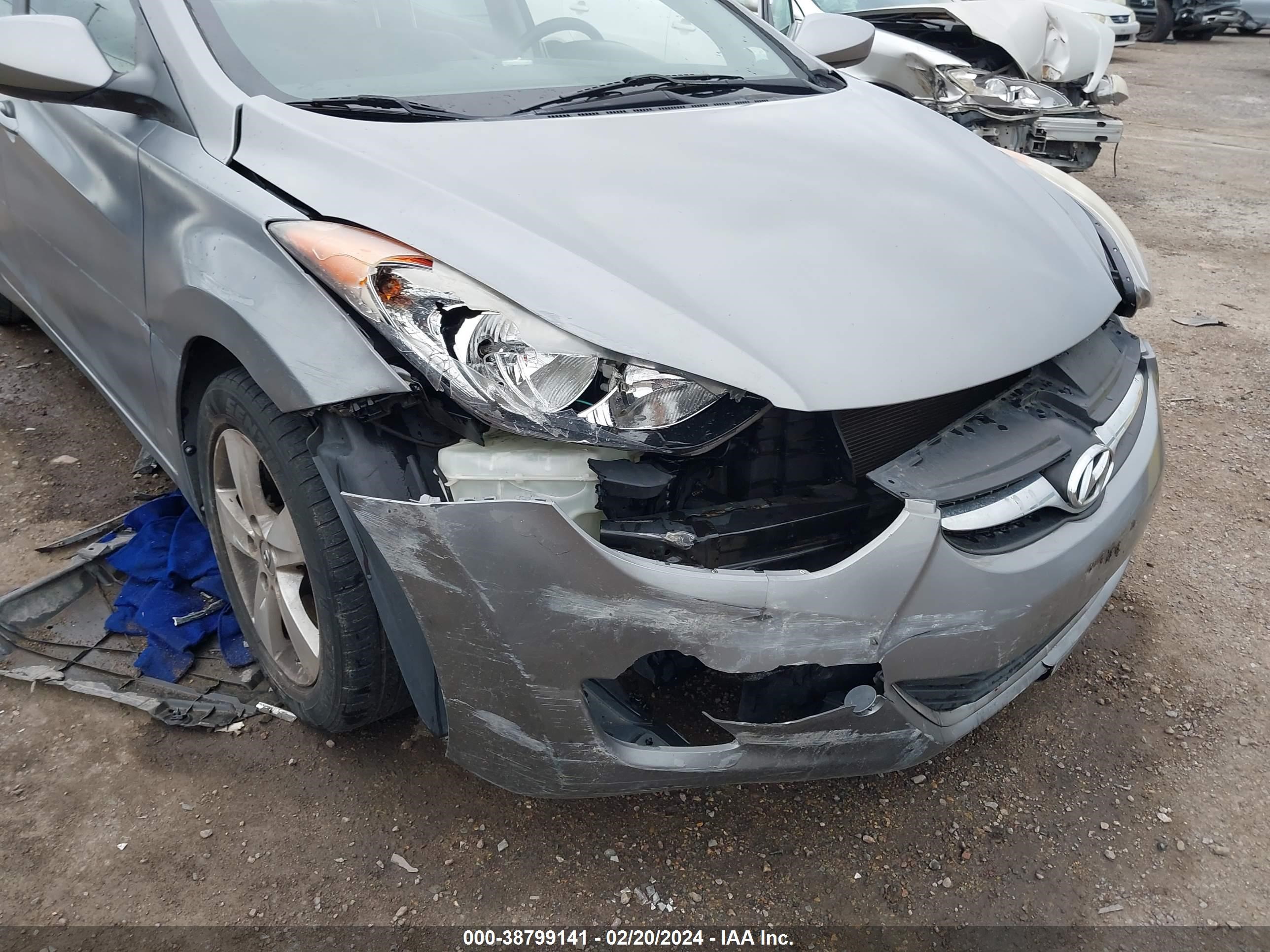 Photo 12 VIN: KMHDH4AE9CU308806 - HYUNDAI ELANTRA 