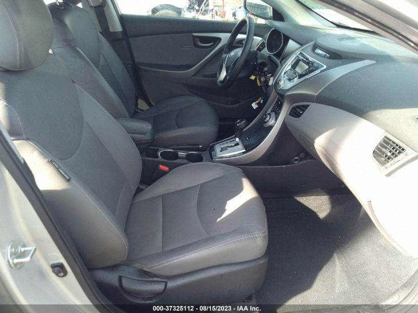 Photo 4 VIN: KMHDH4AE9CU341529 - HYUNDAI ELANTRA 