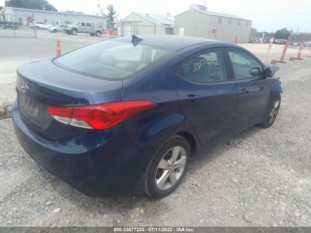 Photo 3 VIN: KMHDH4AE9DU551422 - HYUNDAI ELANTRA 