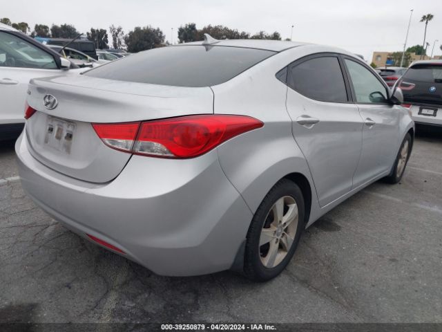 Photo 3 VIN: KMHDH4AE9DU637538 - HYUNDAI ELANTRA 