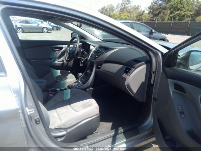 Photo 4 VIN: KMHDH4AE9DU717230 - HYUNDAI ELANTRA 