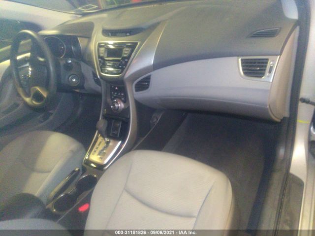 Photo 4 VIN: KMHDH4AE9DU730477 - HYUNDAI ELANTRA 