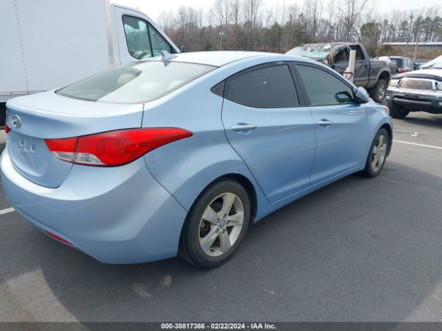 Photo 3 VIN: KMHDH4AE9DU815447 - HYUNDAI ELANTRA 