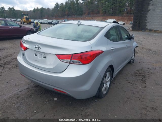 Photo 3 VIN: KMHDH4AE9DU960939 - HYUNDAI ELANTRA 