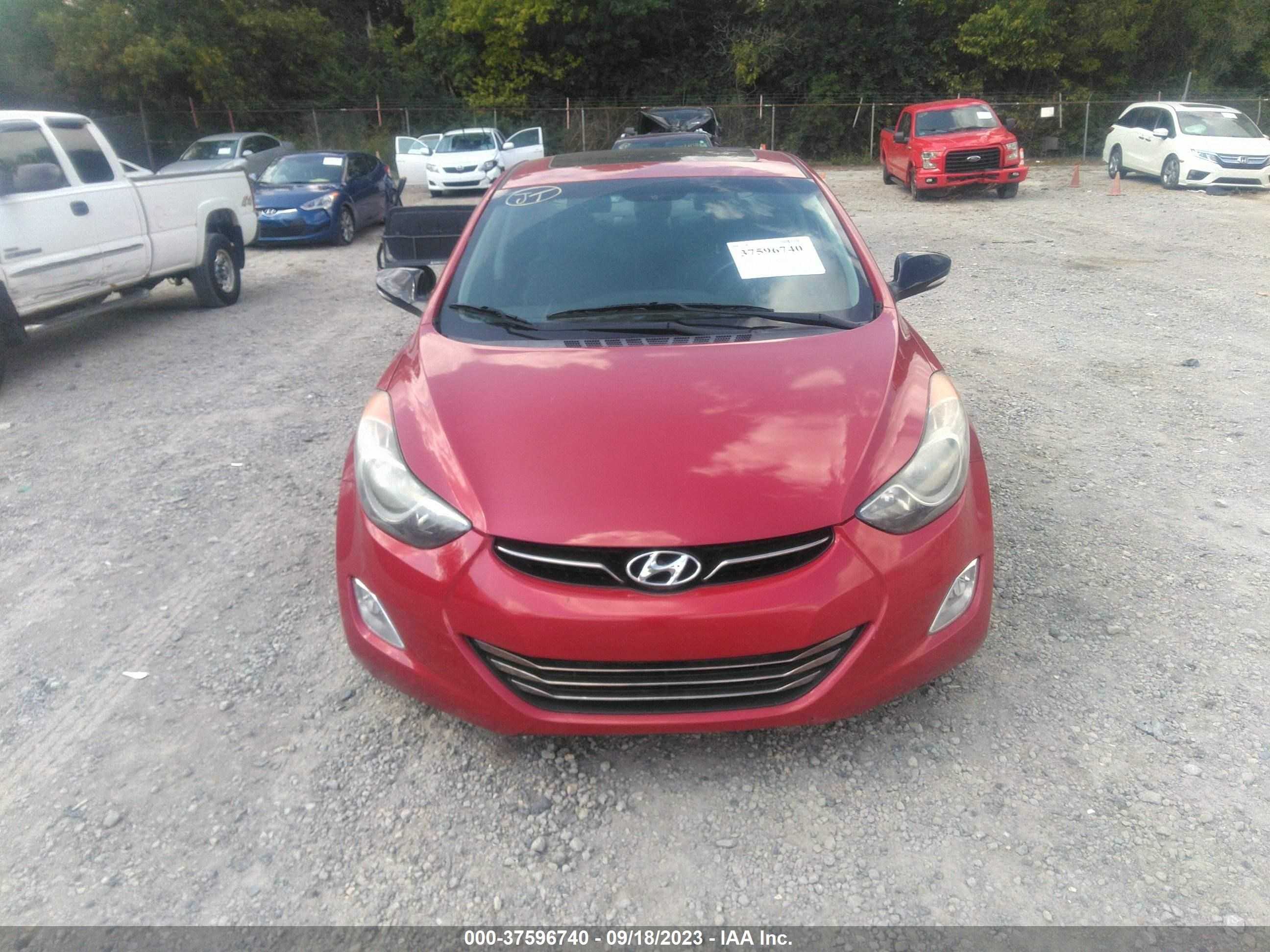 Photo 11 VIN: KMHDH4AE9DU973383 - HYUNDAI ELANTRA 