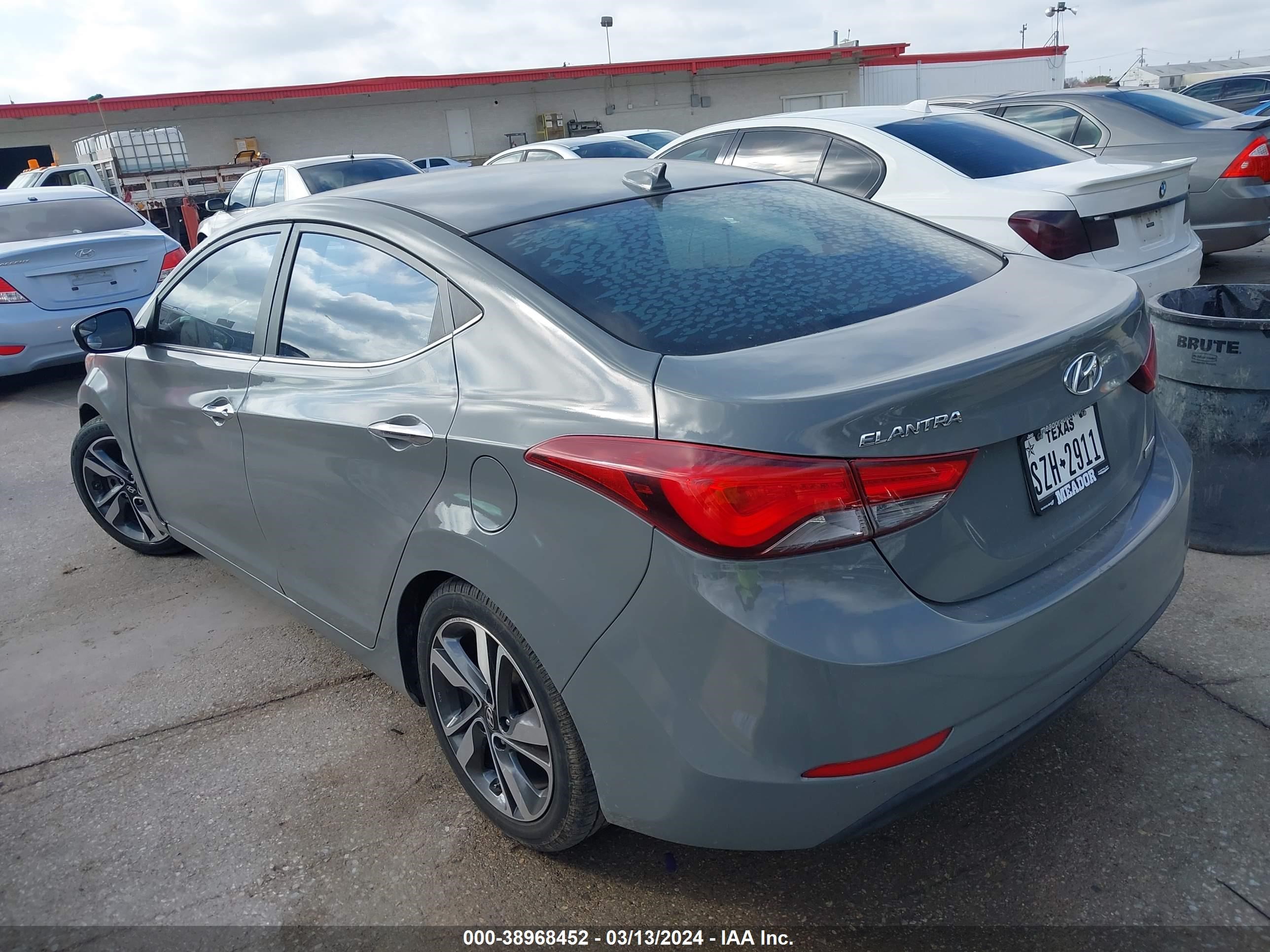 Photo 2 VIN: KMHDH4AE9EU161731 - HYUNDAI ELANTRA 