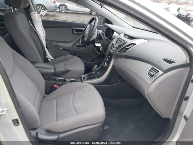 Photo 4 VIN: KMHDH4AE9FU238809 - HYUNDAI ELANTRA 