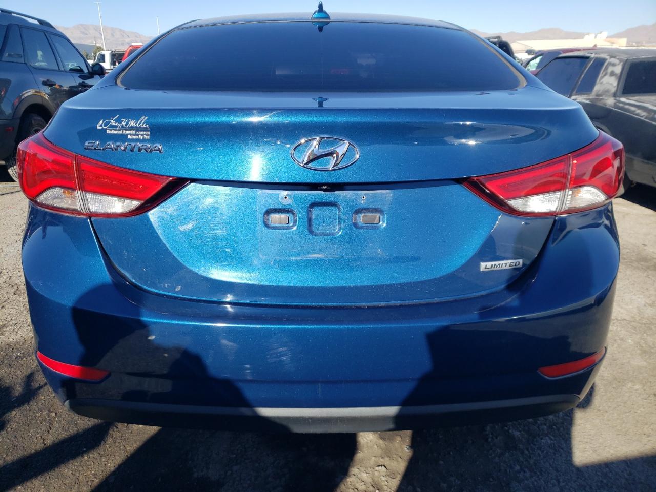 Photo 5 VIN: KMHDH4AE9FU303934 - HYUNDAI ELANTRA 