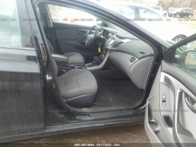 Photo 4 VIN: KMHDH4AE9FU310138 - HYUNDAI ELANTRA 