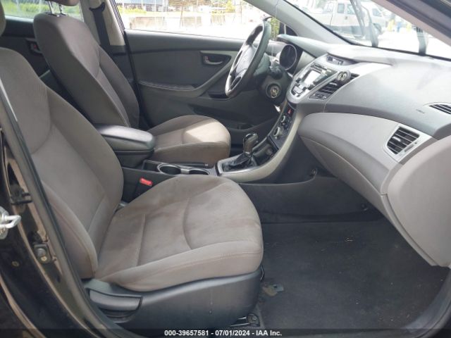 Photo 4 VIN: KMHDH4AE9FU355404 - HYUNDAI ELANTRA 