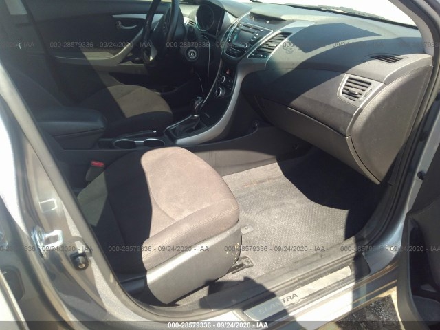 Photo 4 VIN: KMHDH4AE9FU446561 - HYUNDAI ELANTRA 