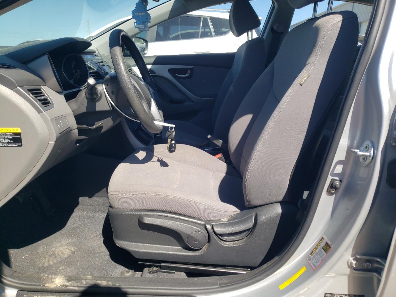 Photo 6 VIN: KMHDH4AE9GU481232 - HYUNDAI ELANTRA 