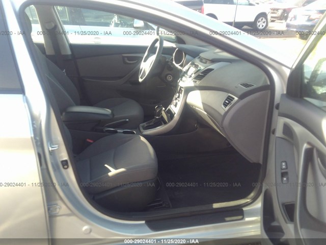 Photo 4 VIN: KMHDH4AE9GU583839 - HYUNDAI ELANTRA 