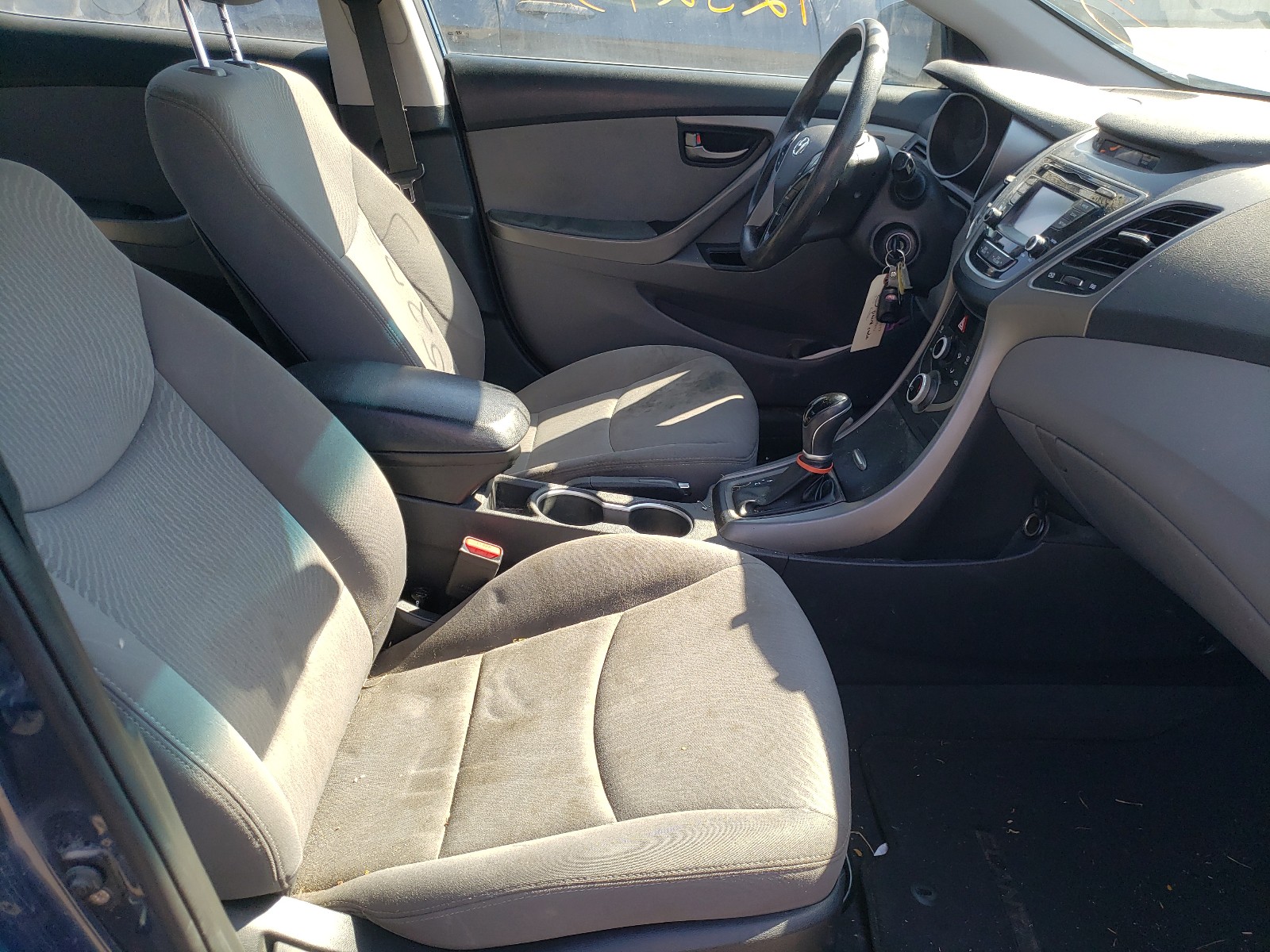 Photo 4 VIN: KMHDH4AE9GU618430 - HYUNDAI ELANTRA SE 