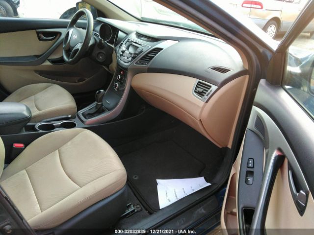 Photo 4 VIN: KMHDH4AE9GU655834 - HYUNDAI ELANTRA 