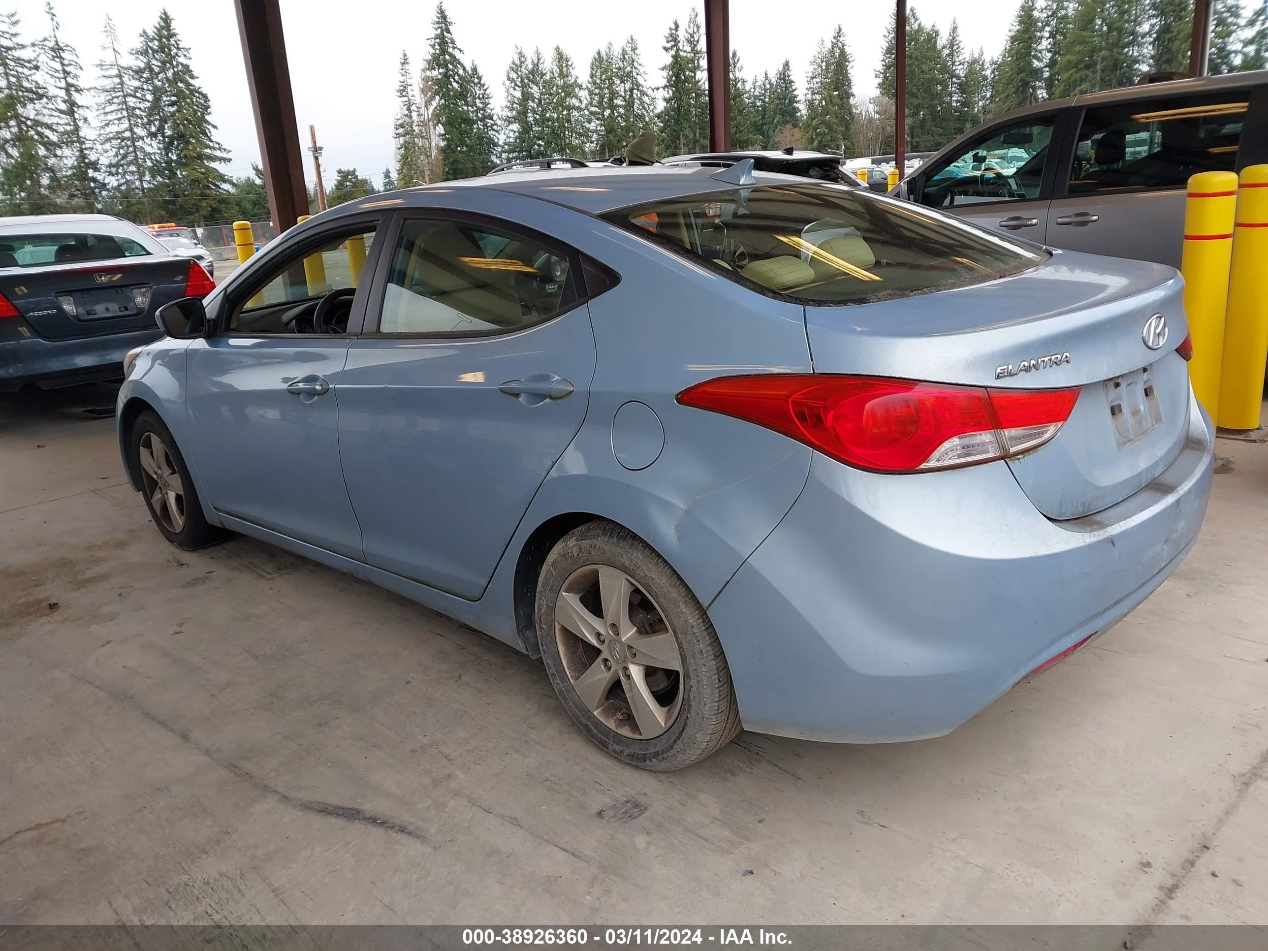 Photo 2 VIN: KMHDH4AEXBU103770 - HYUNDAI ELANTRA 