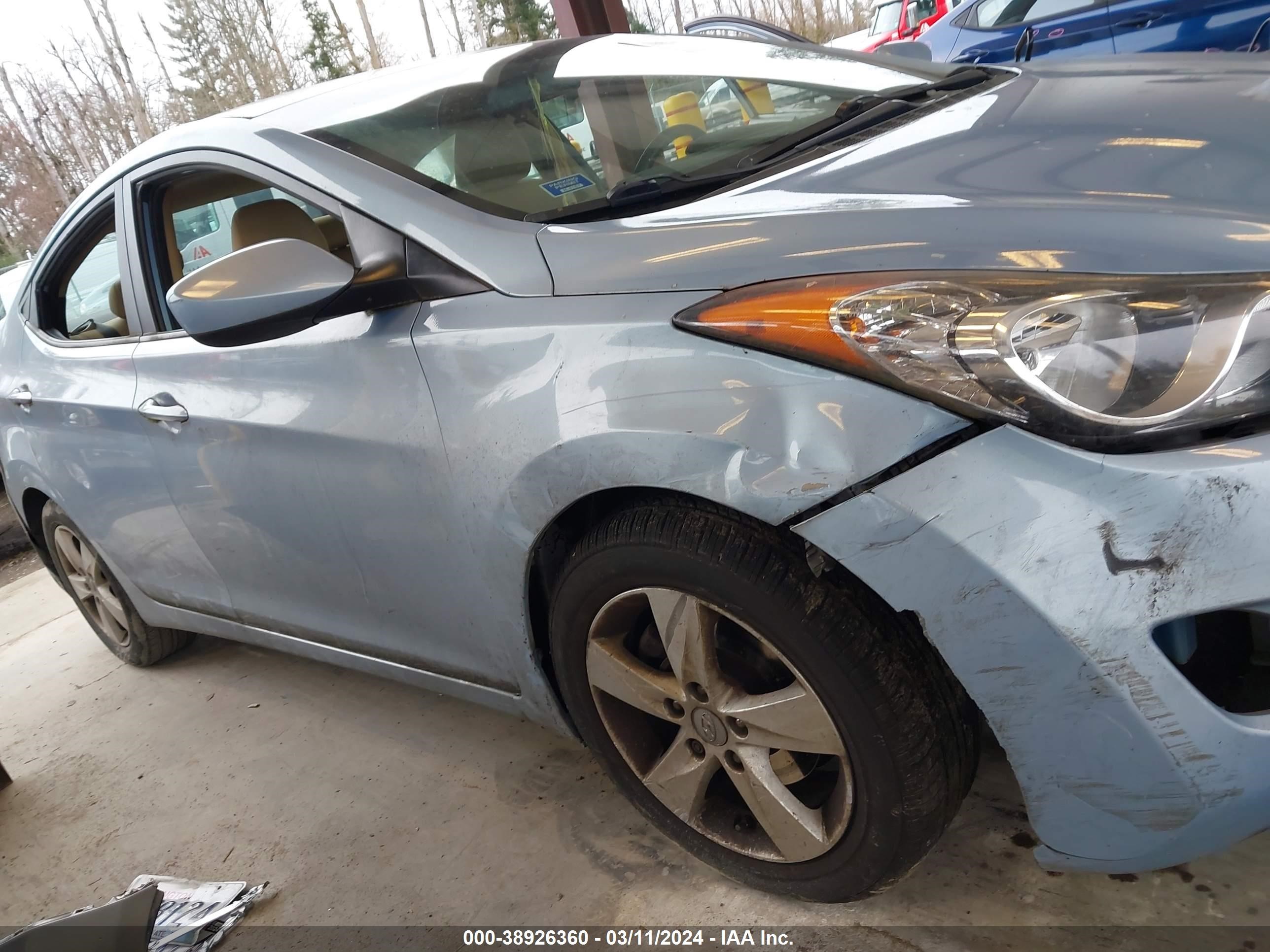 Photo 5 VIN: KMHDH4AEXBU103770 - HYUNDAI ELANTRA 