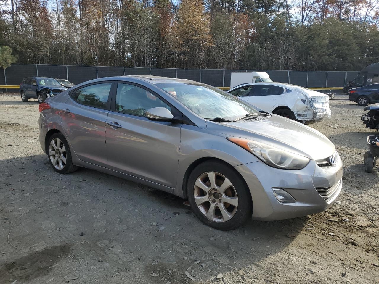 Photo 3 VIN: KMHDH4AEXBU120181 - HYUNDAI ELANTRA 