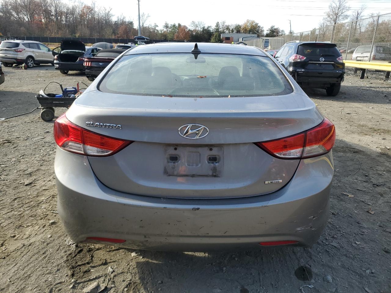 Photo 5 VIN: KMHDH4AEXBU120181 - HYUNDAI ELANTRA 