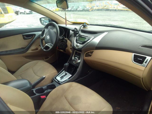 Photo 4 VIN: KMHDH4AEXBU125607 - HYUNDAI ELANTRA 