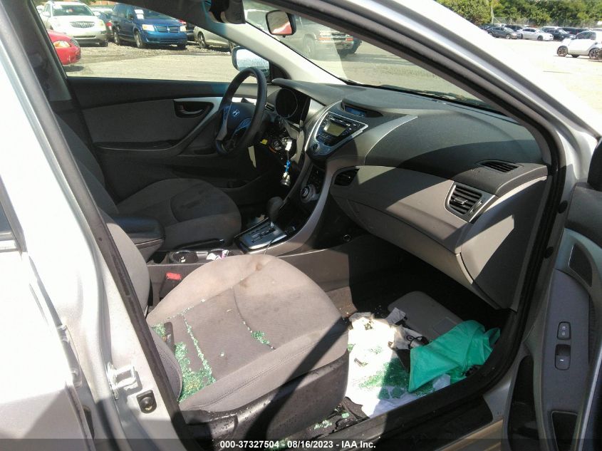 Photo 4 VIN: KMHDH4AEXBU171910 - HYUNDAI ELANTRA 