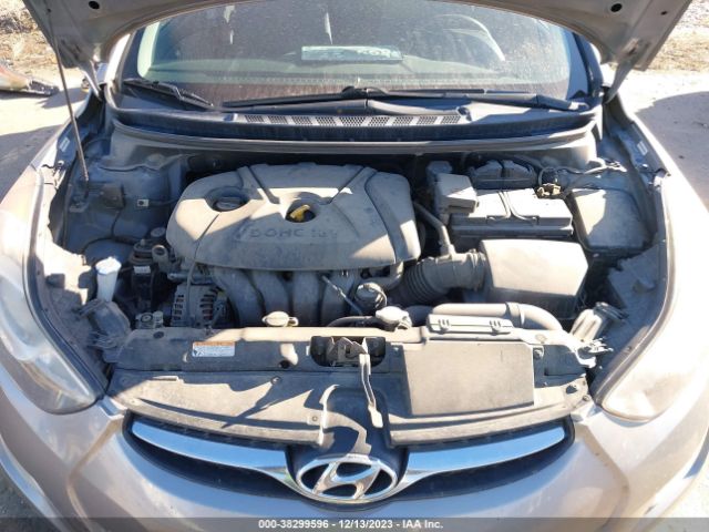 Photo 9 VIN: KMHDH4AEXCU210951 - HYUNDAI ELANTRA 