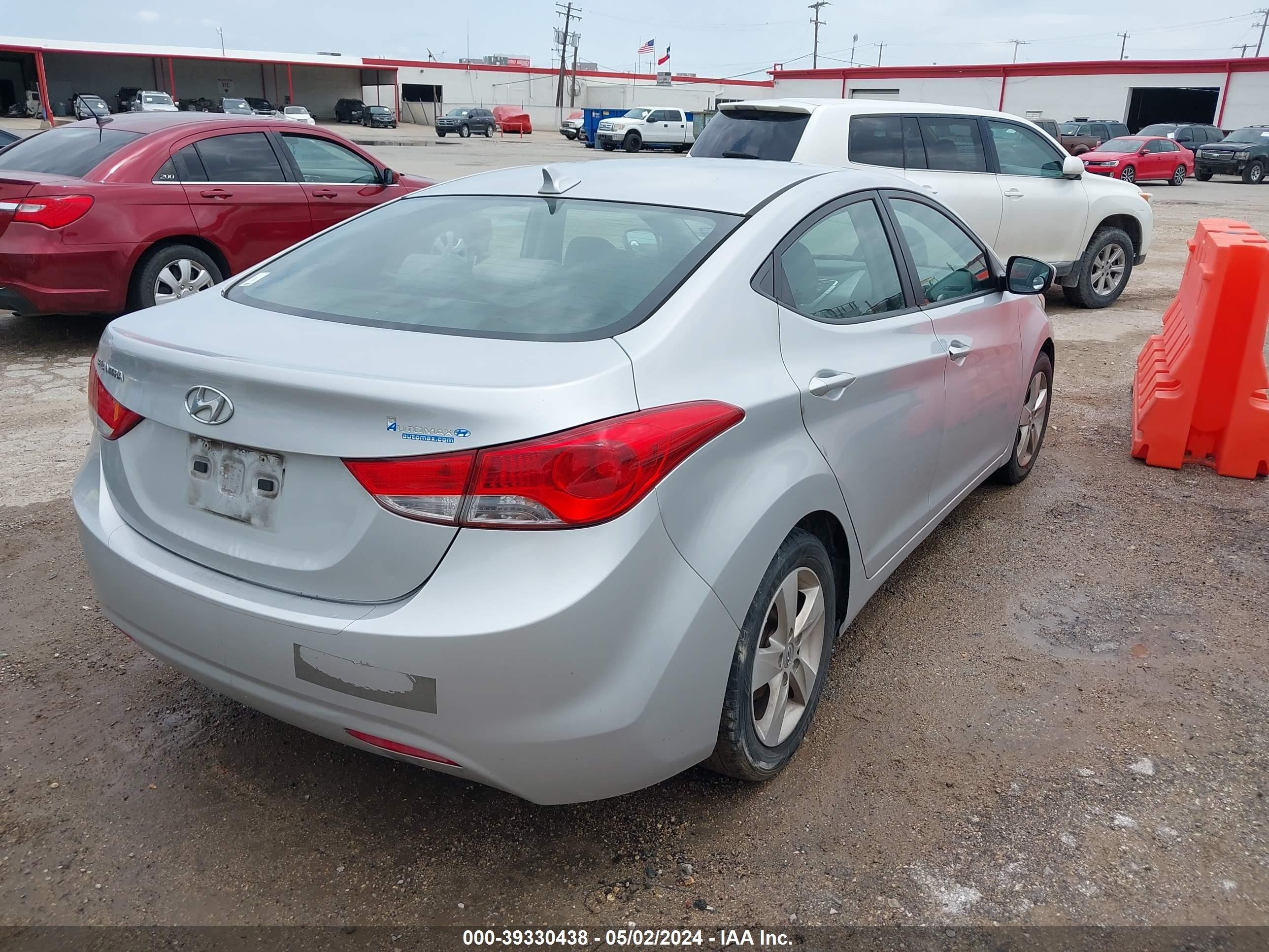 Photo 3 VIN: KMHDH4AEXCU293099 - HYUNDAI ELANTRA 