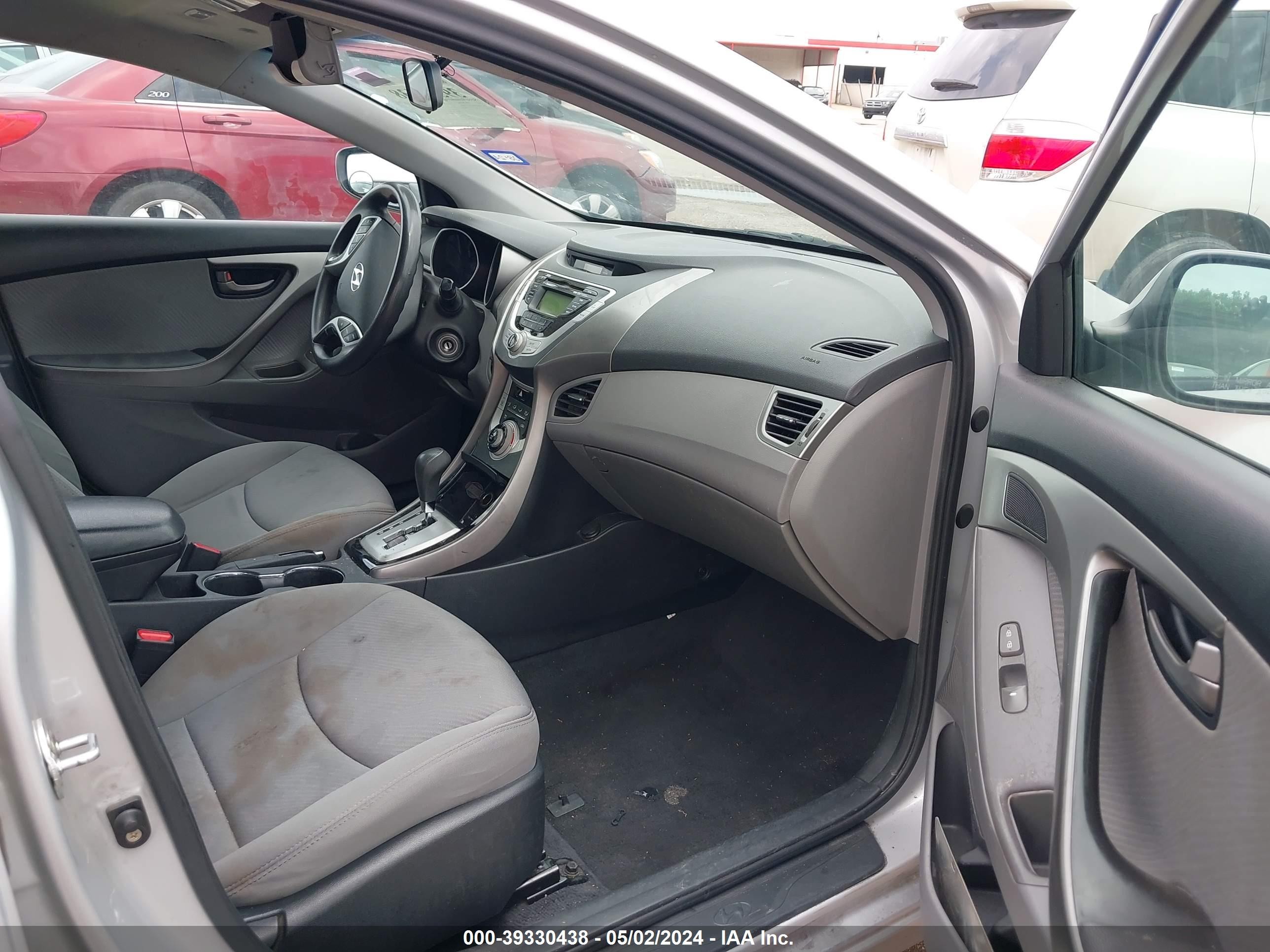 Photo 4 VIN: KMHDH4AEXCU293099 - HYUNDAI ELANTRA 