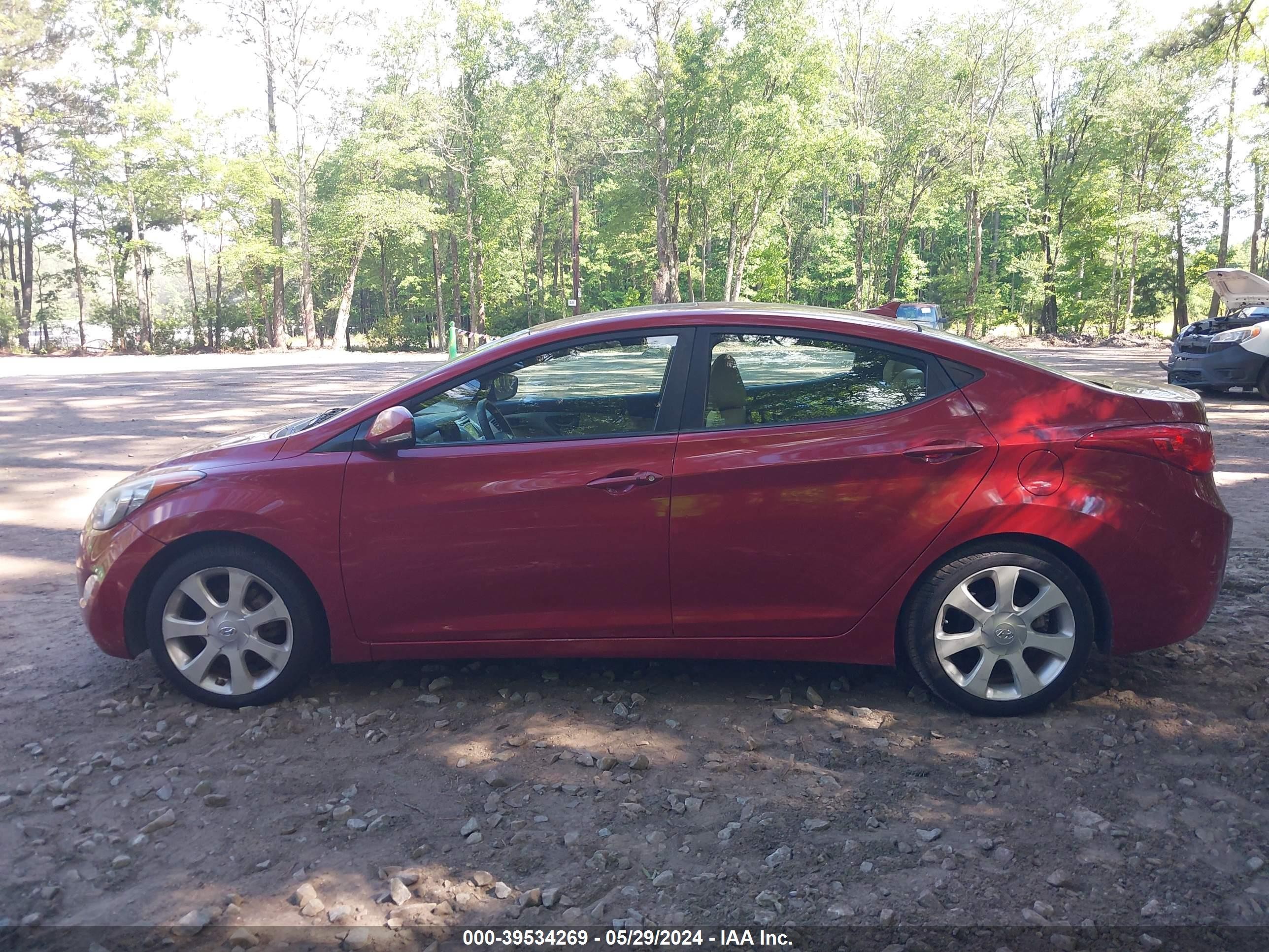 Photo 13 VIN: KMHDH4AEXCU300911 - HYUNDAI ELANTRA 