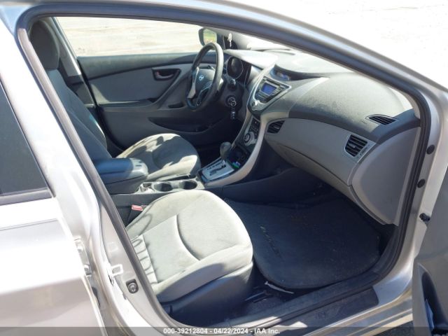 Photo 4 VIN: KMHDH4AEXCU418697 - HYUNDAI ELANTRA 