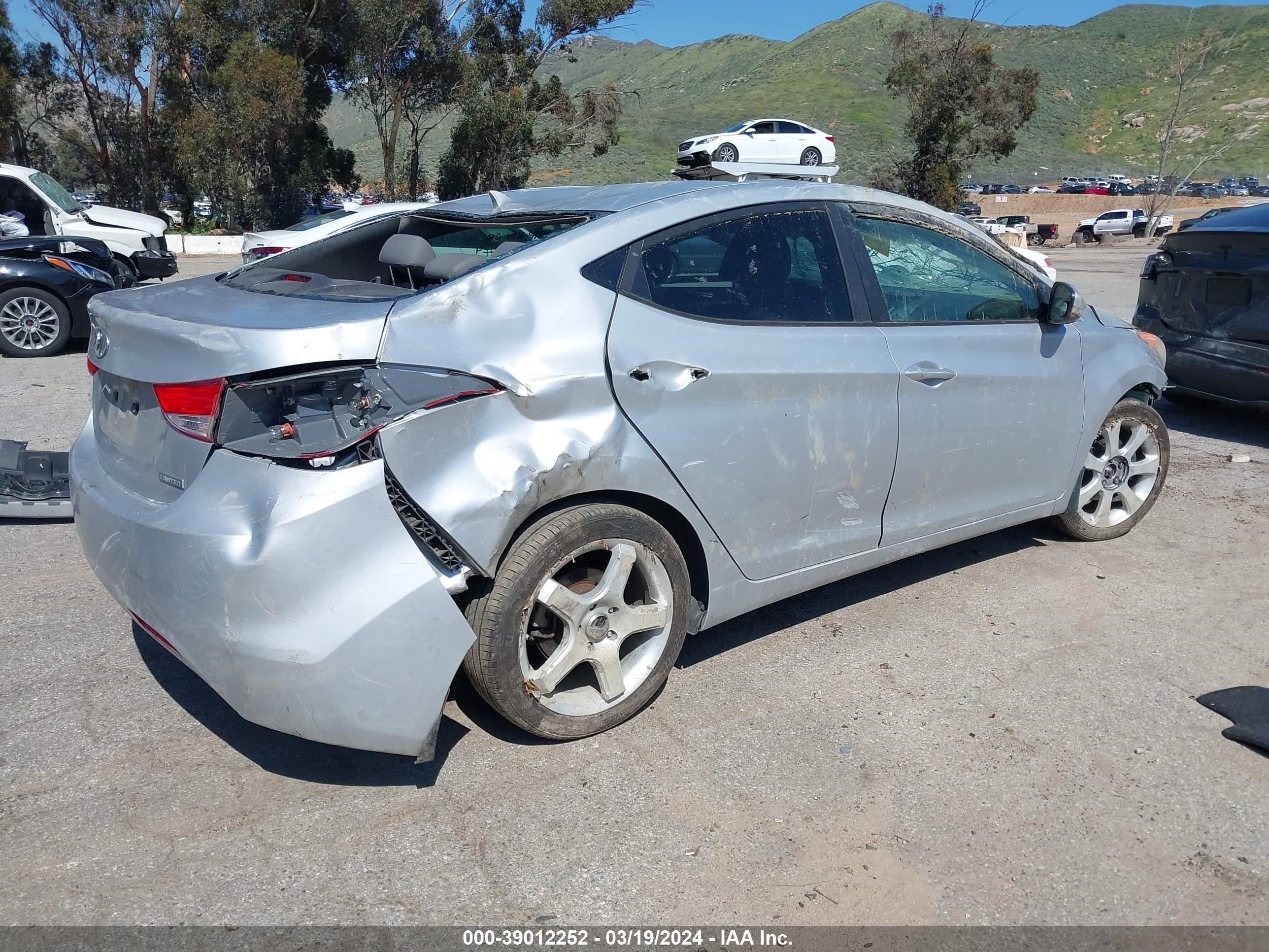 Photo 3 VIN: KMHDH4AEXDU486323 - HYUNDAI ELANTRA 