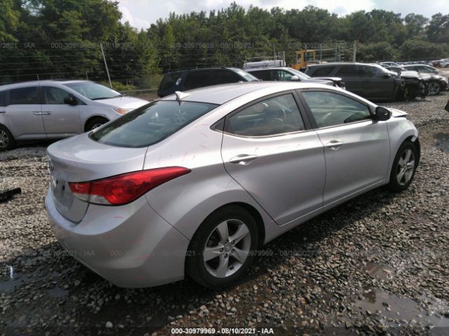 Photo 3 VIN: KMHDH4AEXDU983758 - HYUNDAI ELANTRA 