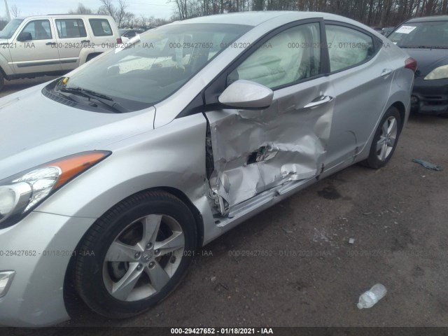 Photo 5 VIN: KMHDH4AEXDU997272 - HYUNDAI ELANTRA 