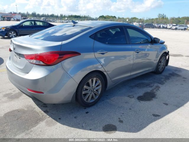 Photo 3 VIN: KMHDH4AEXFU248765 - HYUNDAI ELANTRA 