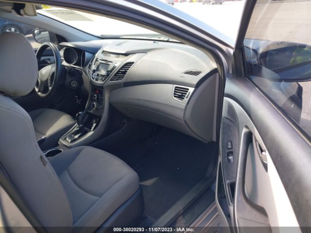 Photo 4 VIN: KMHDH4AEXFU248765 - HYUNDAI ELANTRA 