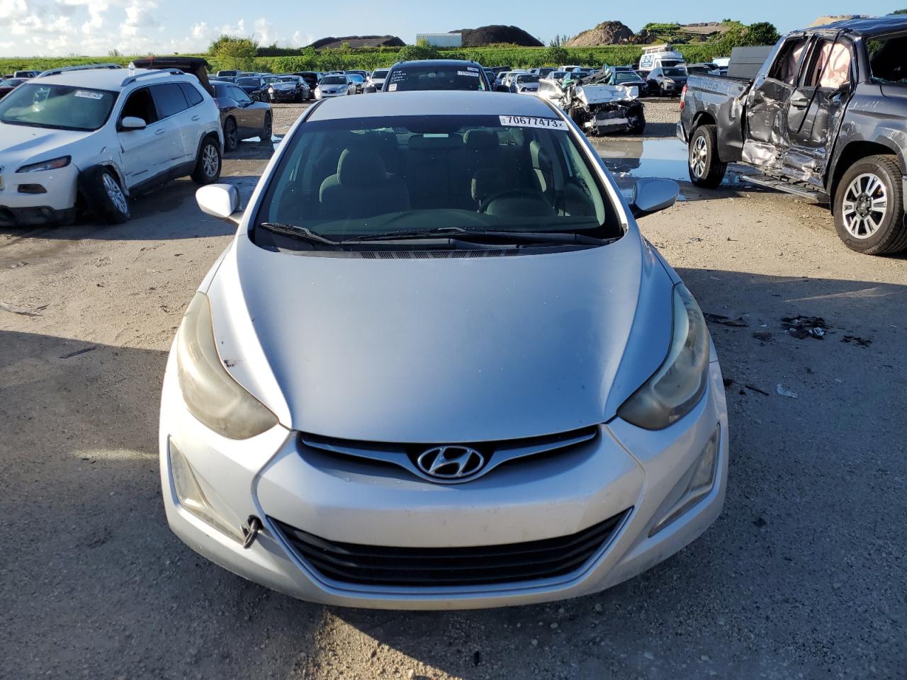 Photo 4 VIN: KMHDH4AEXFU261497 - HYUNDAI ELANTRA 