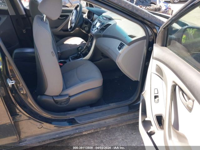 Photo 4 VIN: KMHDH4AEXFU302968 - HYUNDAI ELANTRA 