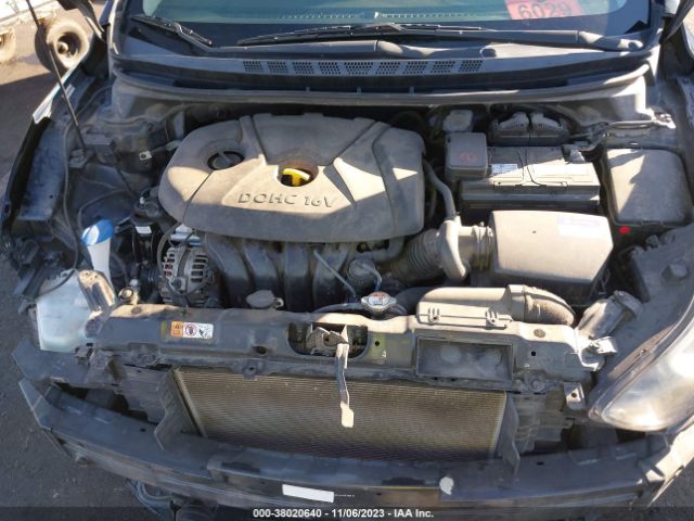 Photo 9 VIN: KMHDH4AEXFU302971 - HYUNDAI ELANTRA 