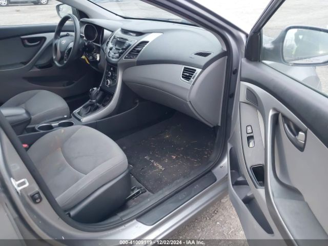 Photo 4 VIN: KMHDH4AEXFU415710 - HYUNDAI ELANTRA 