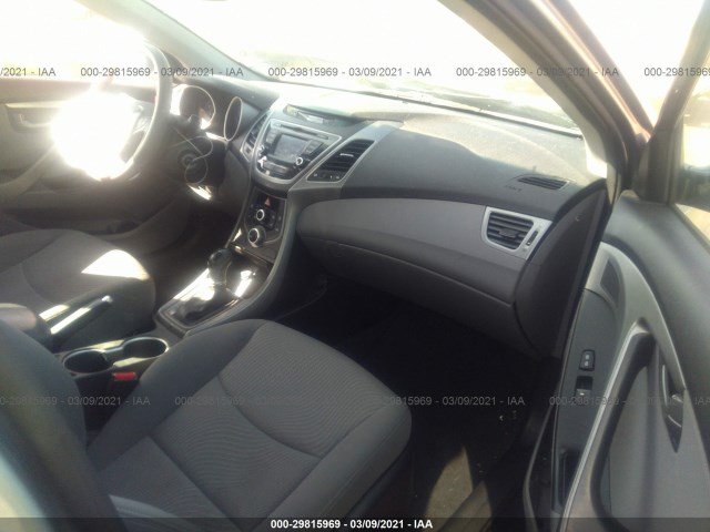 Photo 4 VIN: KMHDH4AEXFU421555 - HYUNDAI ELANTRA 