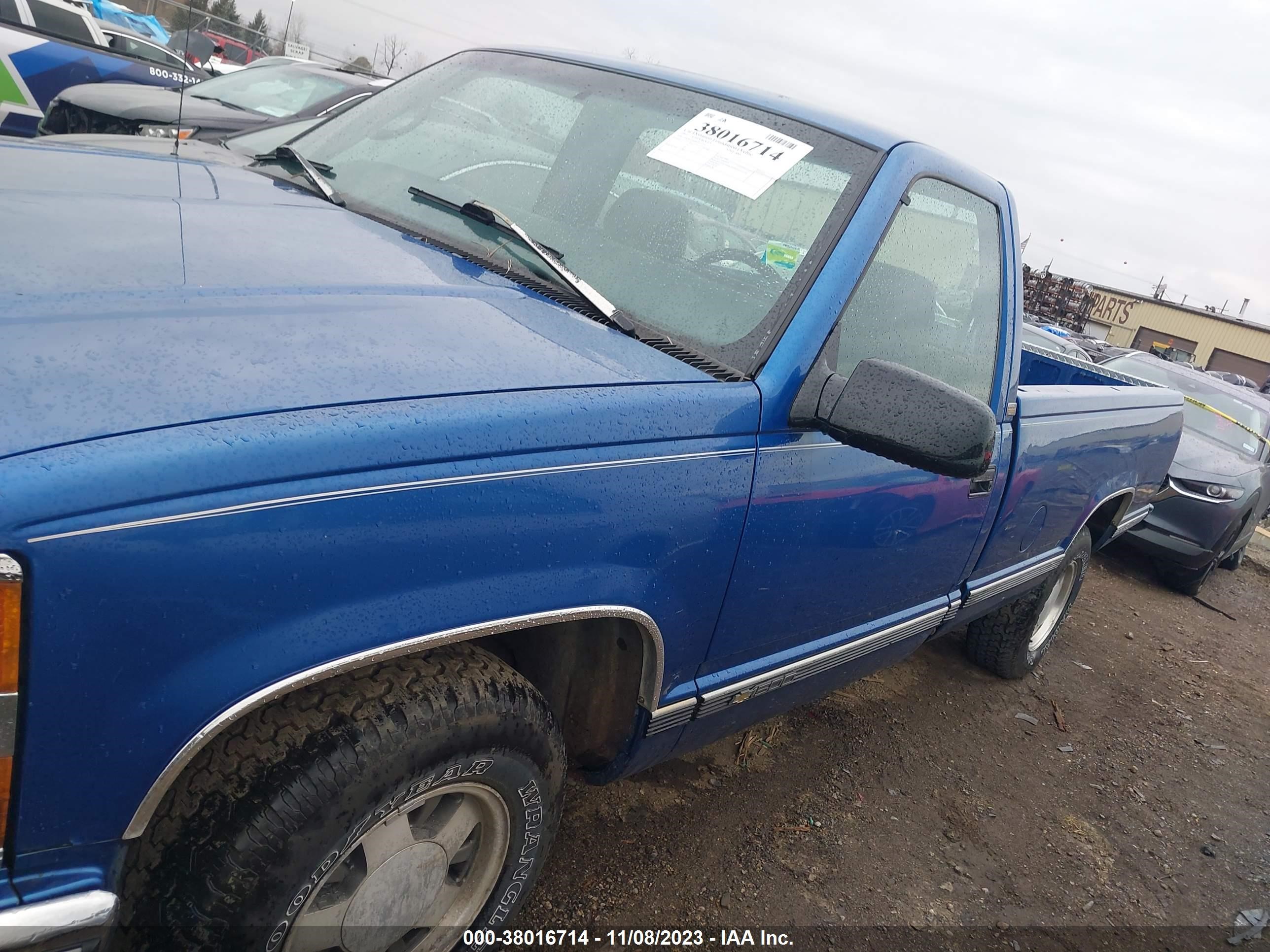 Photo 5 VIN: KMHDH4AEXGU480073 - CHEVROLET S-10 PICKUP 