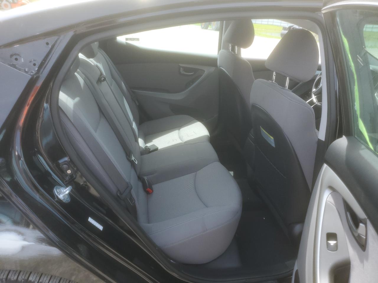 Photo 9 VIN: KMHDH4AEXGU487704 - HYUNDAI ELANTRA 