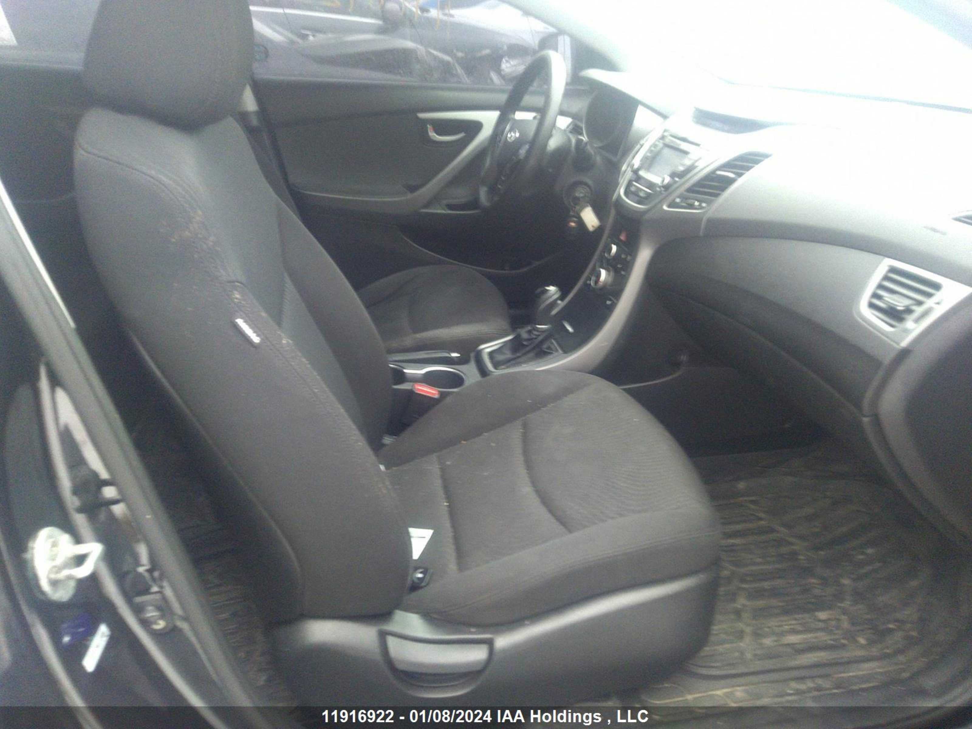 Photo 4 VIN: KMHDH4AEXGU539655 - HYUNDAI ELANTRA 