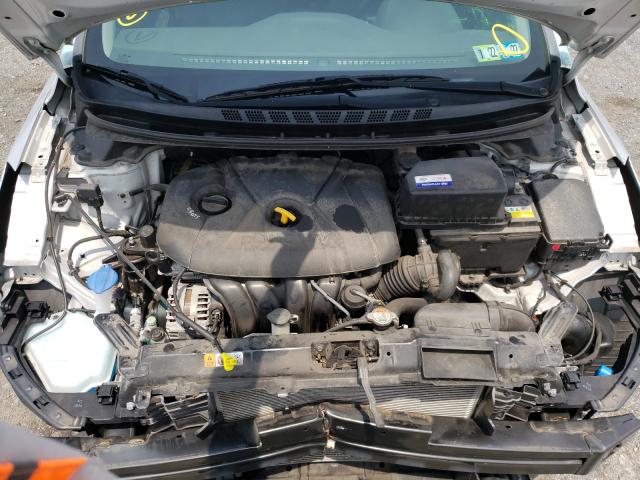 Photo 6 VIN: KMHDH4AEXGU566595 - HYUNDAI ELANTRA SE 